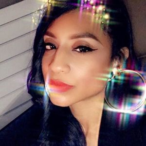 Meet your Posher, Juanita